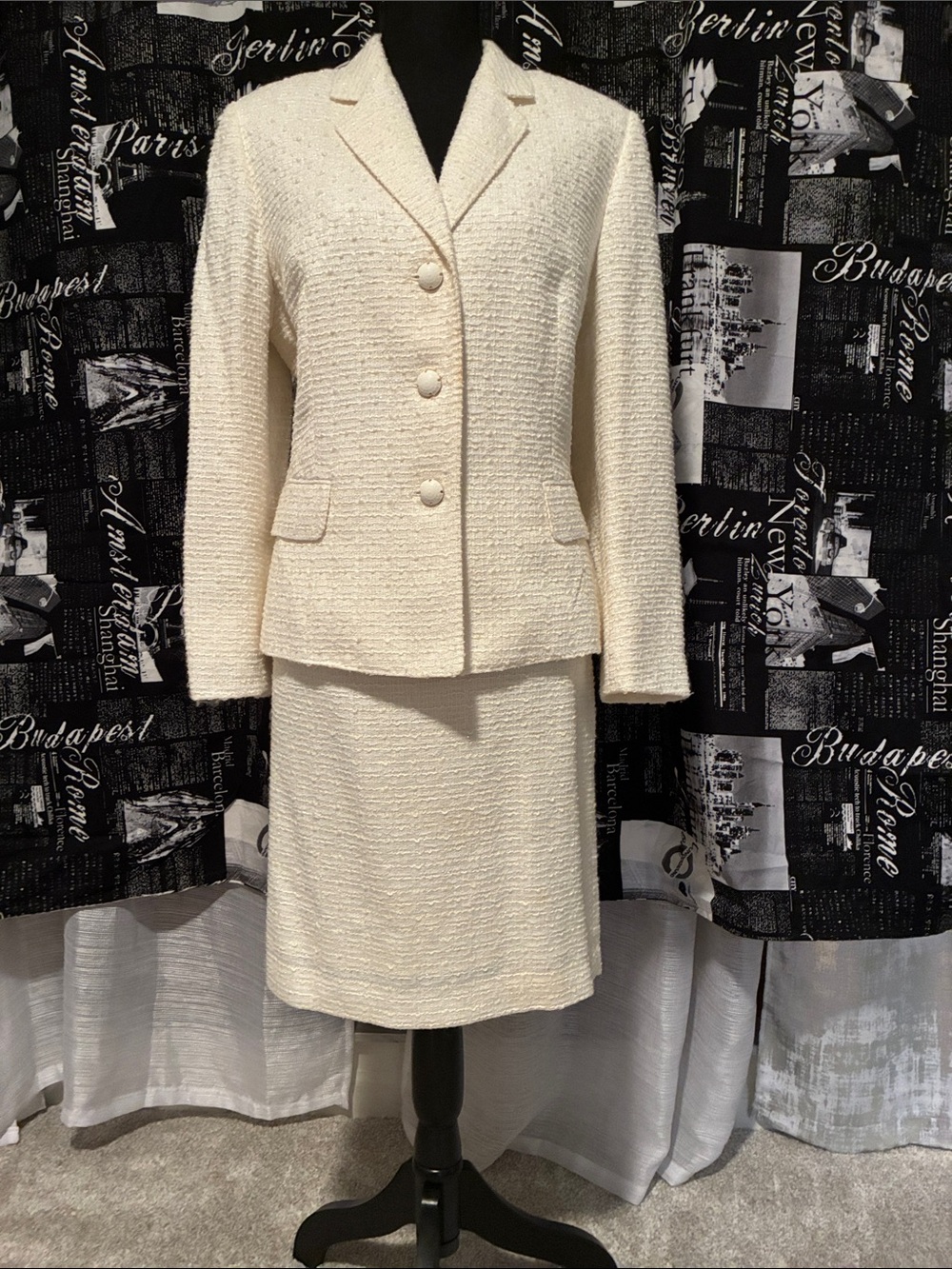 Albert Nipon Cream Textured Skirt Suit - Classic Button Front Jacket -Size 16